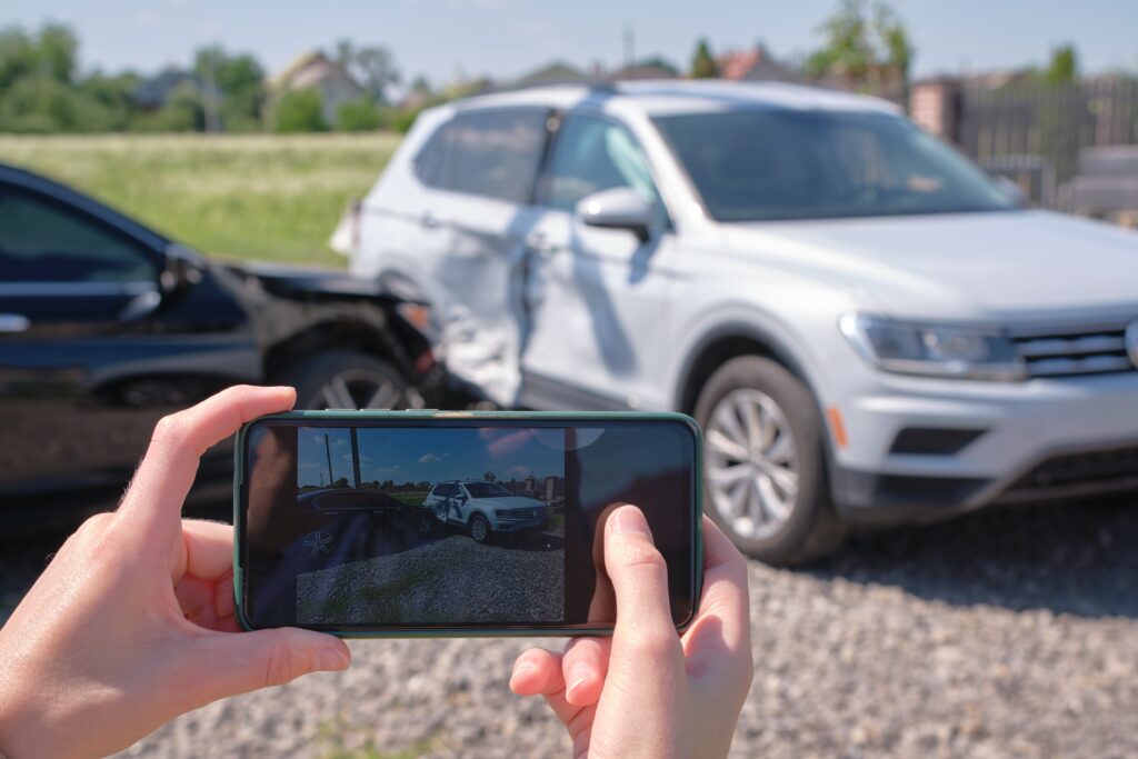 Las fotos tras un accidente de tráfico pueden ser una prueba potencial