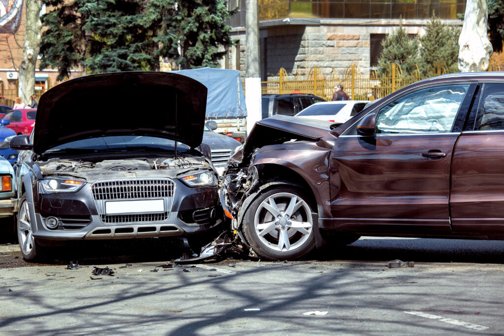 El accidente de tráfico es uno de los muchos tipos de accidentes en los que uno se puede encontrar.