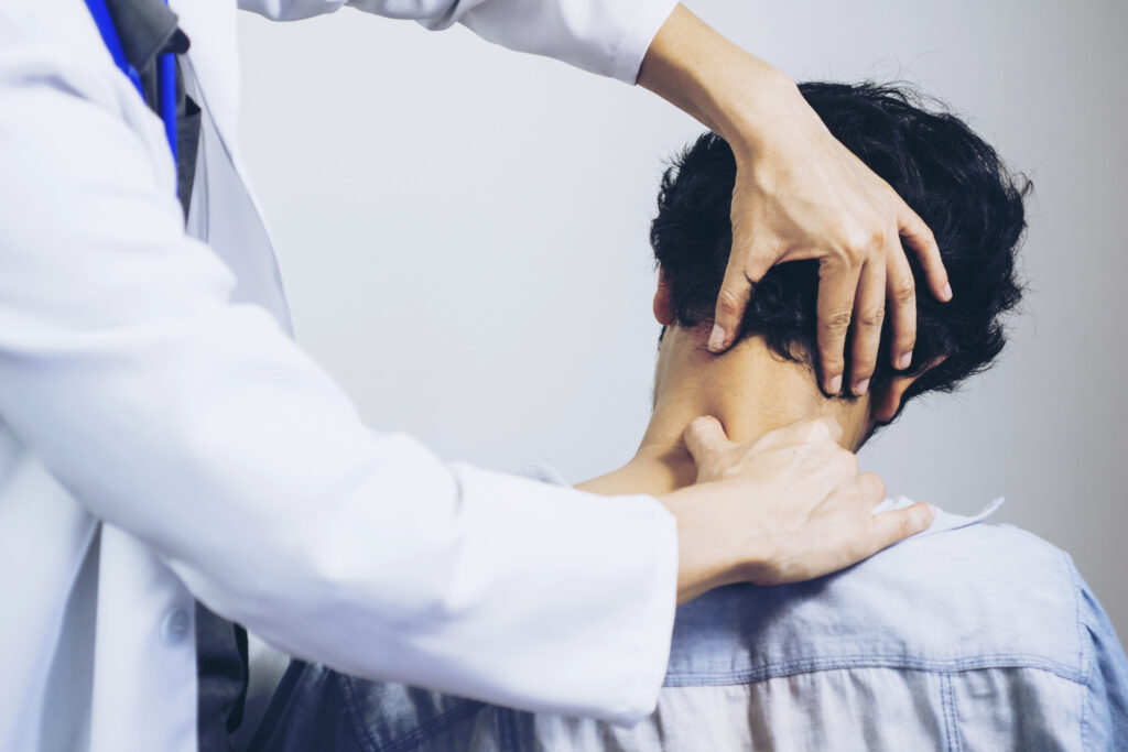 workplace neck injuries might require doctor visits